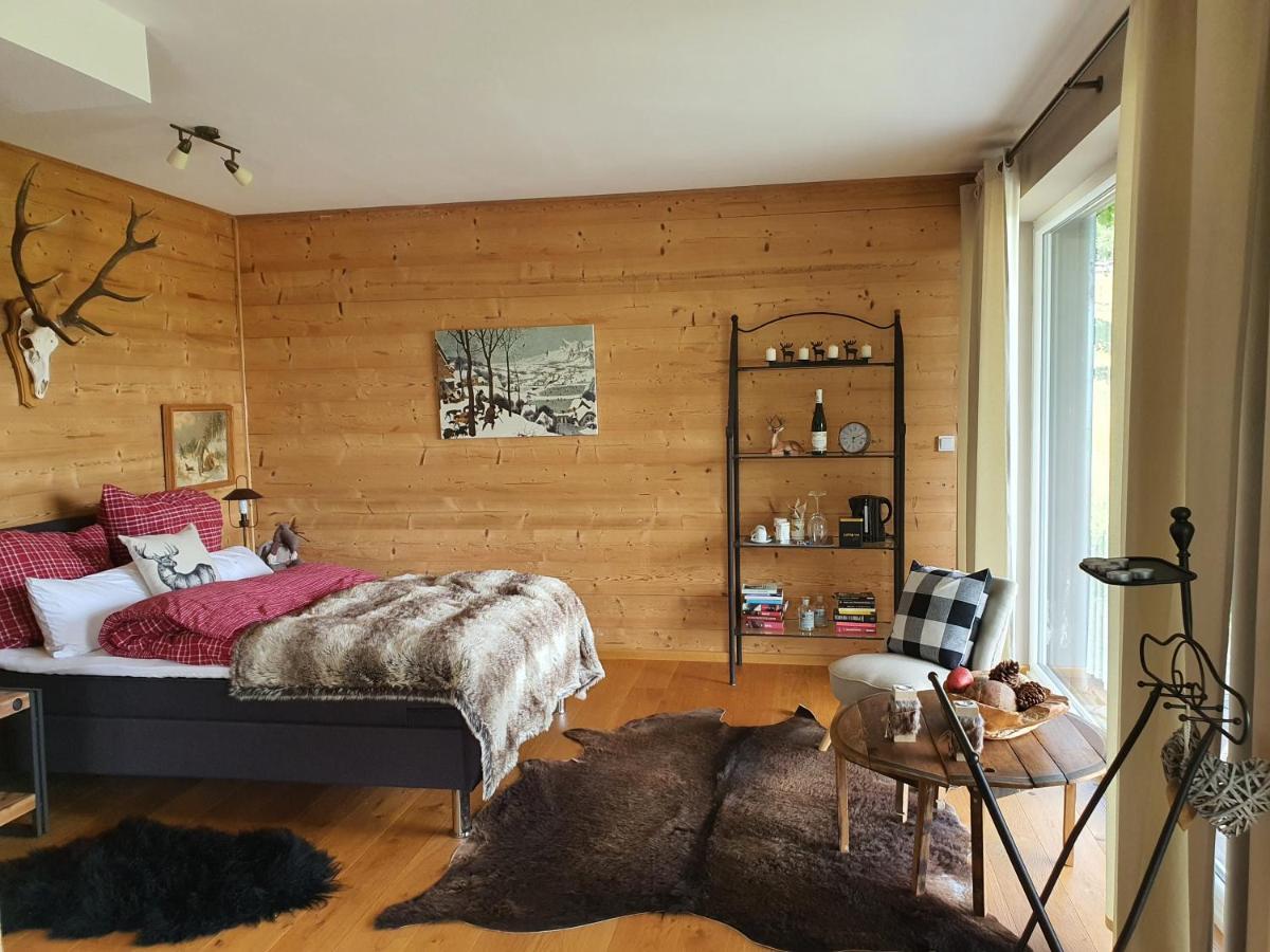River Mosel Holiday Homes, Meerfeld Studio With A Lake View Εξωτερικό φωτογραφία